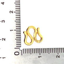 Load image into Gallery viewer, 24K Solid Yellow Gold &quot;W&quot; Lock Clasp 1.2 Grams
