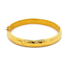 Load image into Gallery viewer, 24K Solid Yellow Gold Design Fook 福 Bangle 22.3 Grams 千足金
