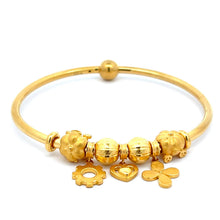 將圖片載入圖庫檢視器 24K Solid Yellow Gold Heart Flower Wheel Charm Oval Bangle 25.3 Grams
