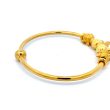 將圖片載入圖庫檢視器 24K Solid Yellow Gold Heart Flower Wheel Charm Oval Bangle 25.3 Grams