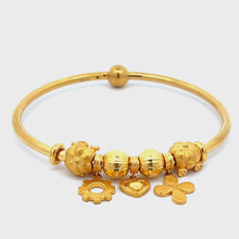 將影片載入圖庫檢視器並播放,24K Solid Yellow Gold Heart Flower Wheel Charm Oval Bangle 25.3 Grams