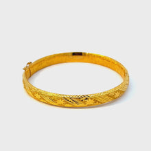 Load and play video in Gallery viewer, 24K Solid Yellow Gold Design Fook 福 Bangle 18.2 Grams 千足金
