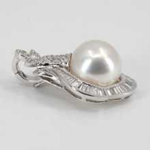 Load image into Gallery viewer, 18K White Gold Diamond South Sea White Pearl Pendant D1.28 CT
