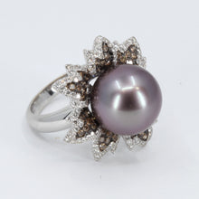 Load image into Gallery viewer, 18K White Gold Diamond South Sea Black Pearl Ring D1.52CT
