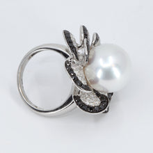 Load image into Gallery viewer, 18K White Gold Diamond South Sea White Pearl Ring D2.97 CT
