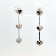 將圖片載入圖庫檢視器 18K Solid White Gold Hearts Dangle Earrings
