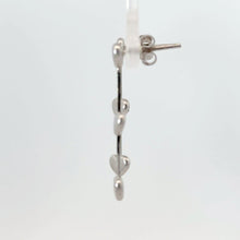 將圖片載入圖庫檢視器 18K Solid White Gold Hearts Dangle Earrings
