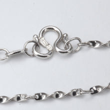 Load image into Gallery viewer, Platinum Twisted Link Chain 5.2 Grams 18"
