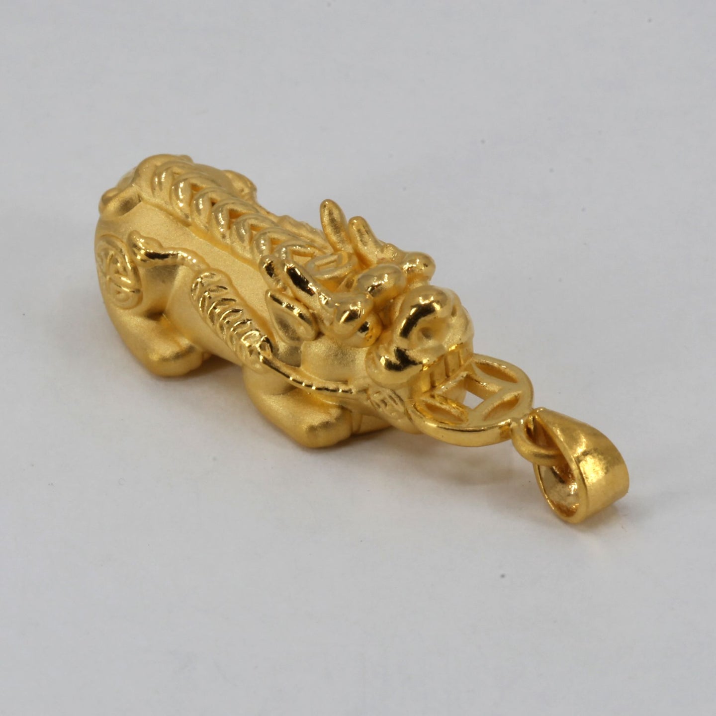 24K Solid Yellow Gold 3D Pi Xiu Pi Yao 貔貅 Hollow Pendant 3.6 Grams