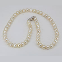 將圖片載入圖庫檢視器 White Culture Pearl Necklace with Silver Clasp 18&quot;
