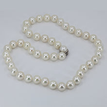 將圖片載入圖庫檢視器 White Culture Pearl Necklace with 14K White Gold Clasp 16.5&quot;
