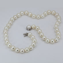 將圖片載入圖庫檢視器 White Culture Pearl Necklace with 14K White Gold Clasp 16.5&quot;
