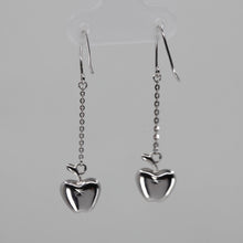 將圖片載入圖庫檢視器 18K Solid White Gold Apple Hoop Earrings 2.0 Grams
