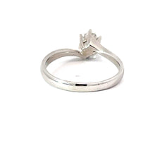 Load image into Gallery viewer, 18K Solid White Gold Solitaire Diamond Ring D0.70CT GIA SI1 F
