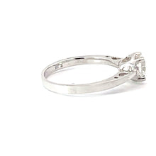 Load image into Gallery viewer, 18K Solid White Gold Solitaire Diamond Ring D0.92CT GIA I1 G
