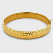 Load and play video in Gallery viewer, 24K Solid Yellow Gold Design Fook 福 Bangle 25.4 Grams
