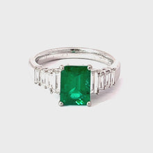將影片載入圖庫檢視器並播放，Platinum Women Diamond Emerald Ring E1.50CT
