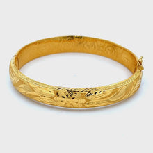 Load and play video in Gallery viewer, 24K Solid Yellow Gold Design Fook 福 Bangle 26.9 Grams
