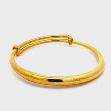 Load and play video in Gallery viewer, 24K Solid Yellow Gold Heavy 牛皮卷 Plain Adjustable Bangle 33.2 Grams
