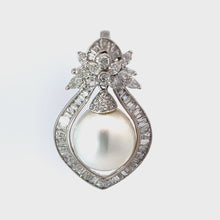 Load and play video in Gallery viewer, 18K White Gold Diamond South Sea White Pearl Pendant D1.88 CT
