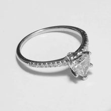 Load image into Gallery viewer, 18K White Gold Diamond Heart Ring
