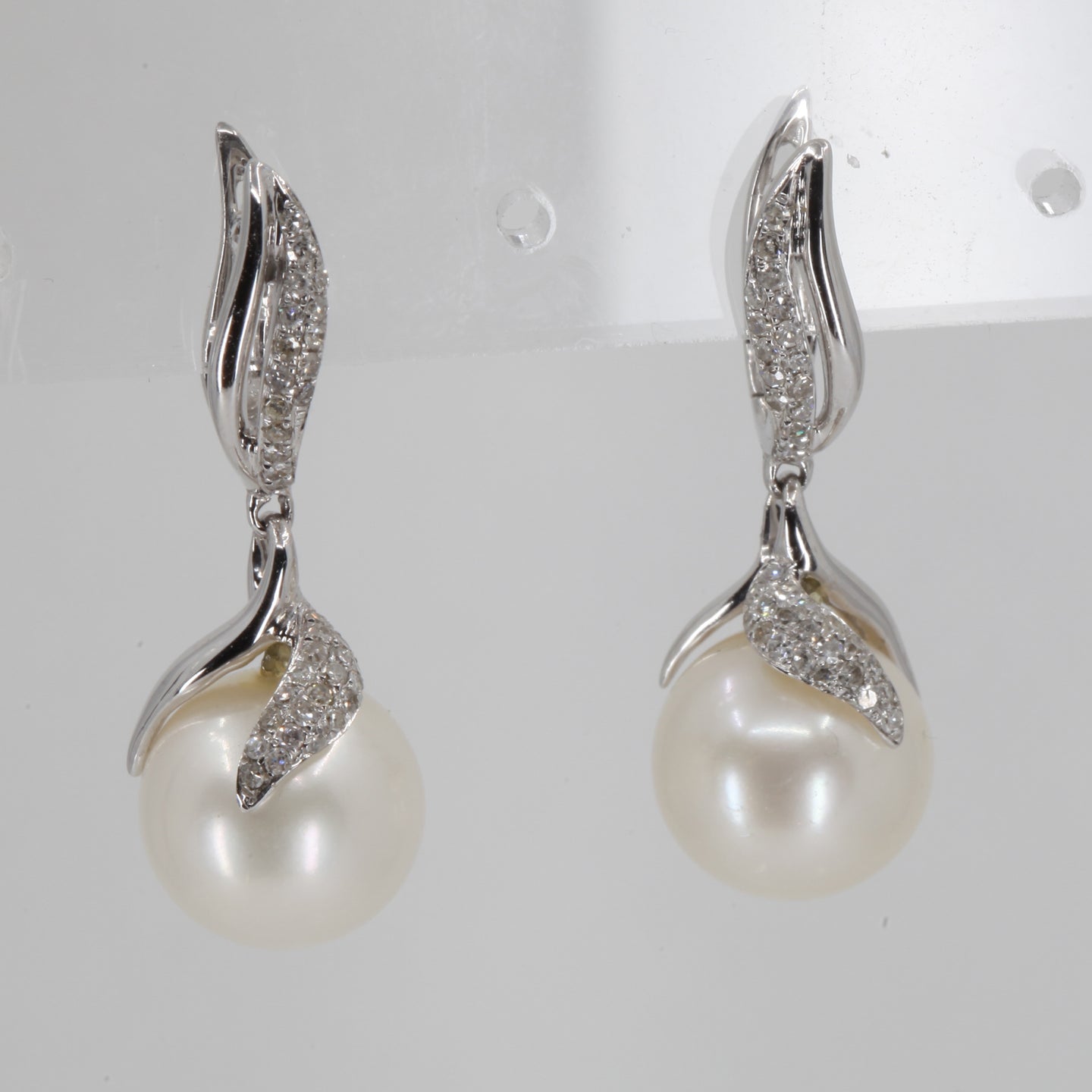 14K White Gold Diamond White Pearl Hanging French Clip Earrings D0.39 CT