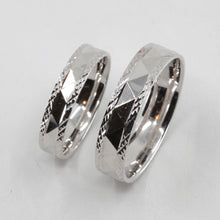 Load image into Gallery viewer, One Pair of Platinum Wedding Band Rings 9.8 Grams
