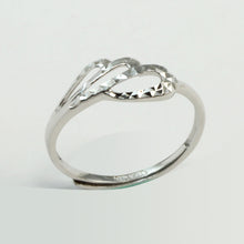 Load image into Gallery viewer, Platinum Women Ring 1.8 Grams
