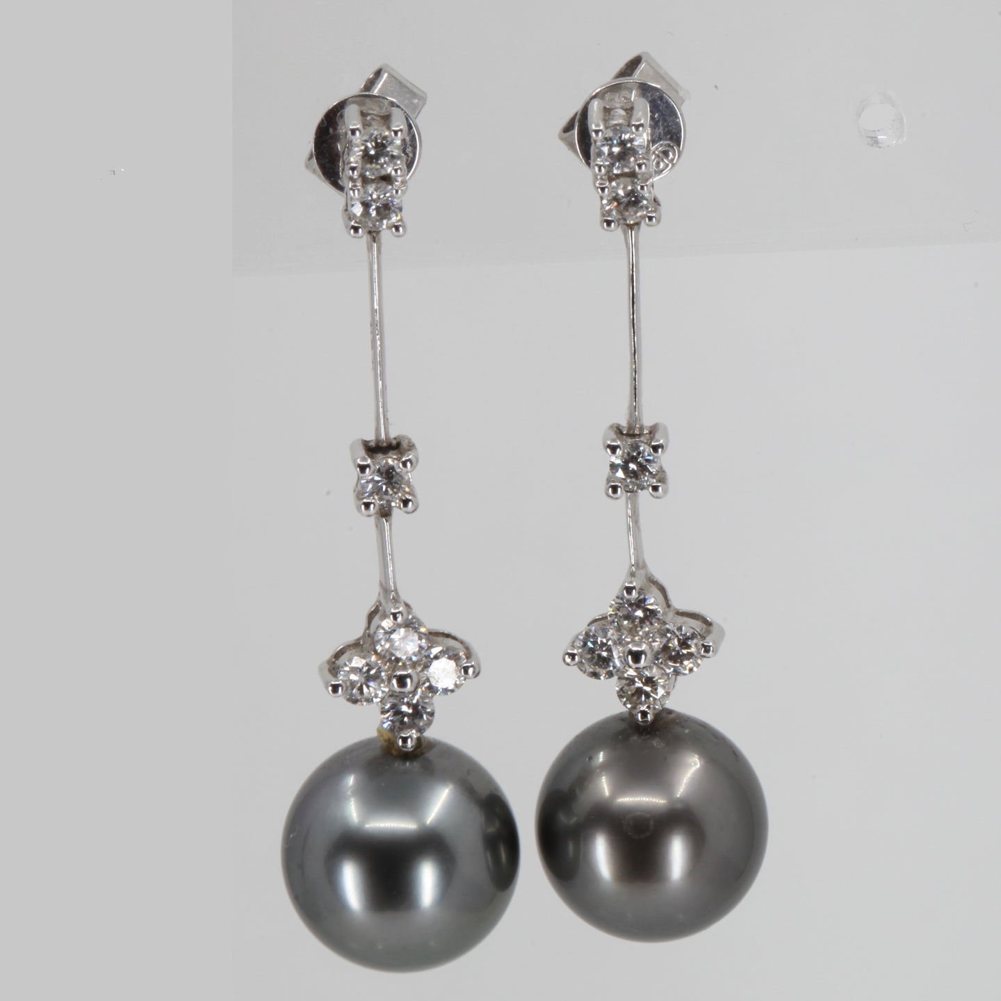 18K White Gold Diamond South Sea Black Pearl Hanging Earrings D0.58 CT