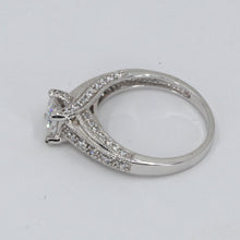 將圖片載入圖庫檢視器 14K White Gold Cubic Zirconia Princess Cut Woman Engagement Ring 4.3 Grams
