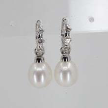 將圖片載入圖庫檢視器 14K White Gold Diamond White Pearl Hanging Earrings D0.42 CT
