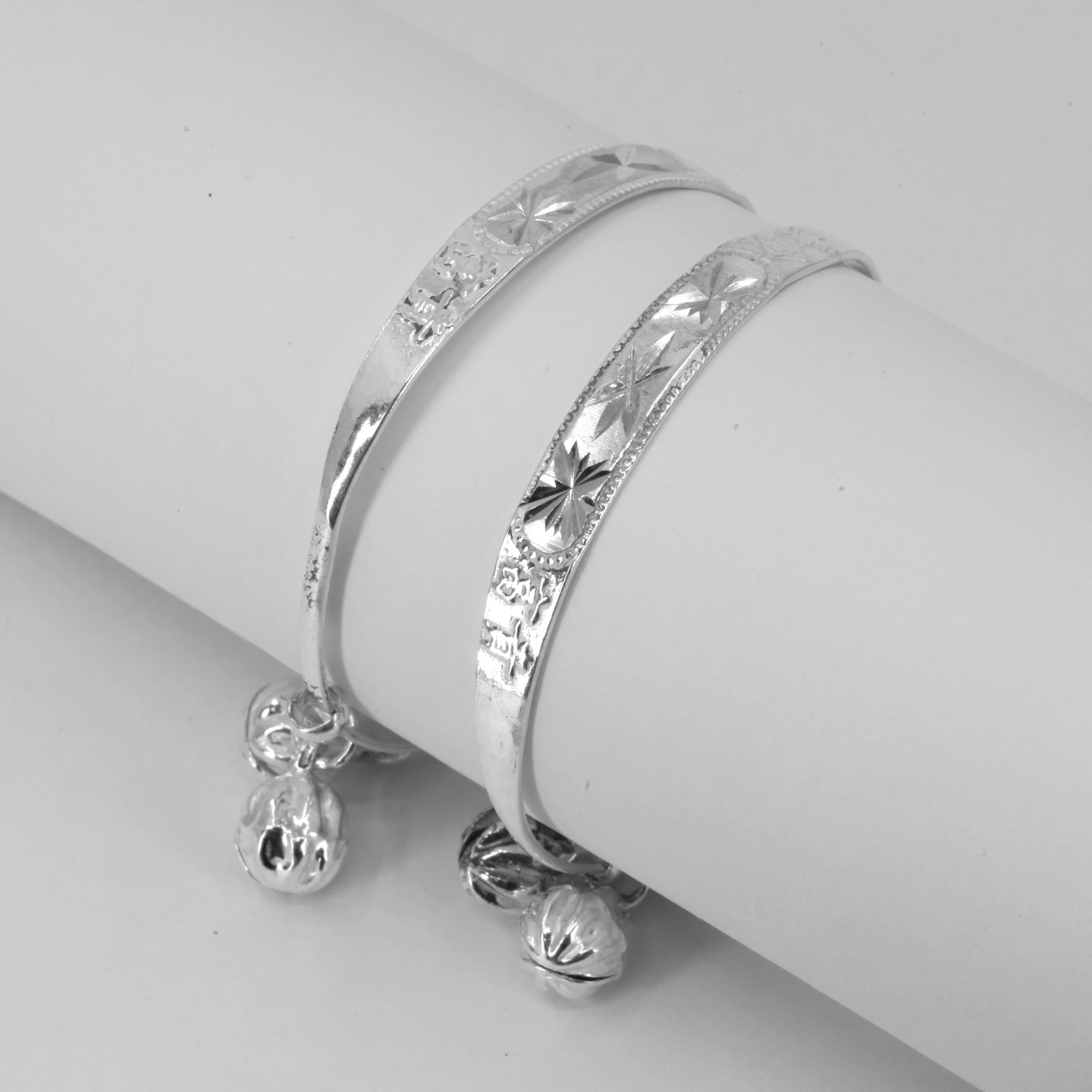 One Pair Of 925 Sterling Silver Jingle Bells Baby Bangles 14.1 Grams