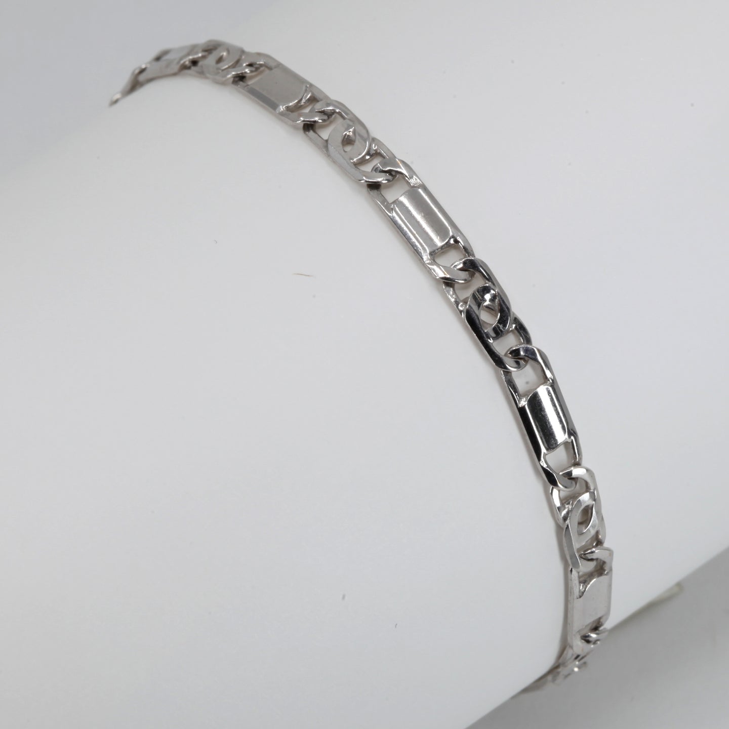 14K Solid White Gold Fancy Design Flat Link Bracelet 8 1/4