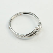 Load image into Gallery viewer, Platinum Women Ring 1.8 Grams
