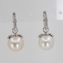 將圖片載入圖庫檢視器 18K White Gold Diamond White Pearl Hanging Earrings D0.40 CT
