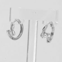 將圖片載入圖庫檢視器 18K Solid White Gold Diamond Hoop Earrings D0.24 CT
