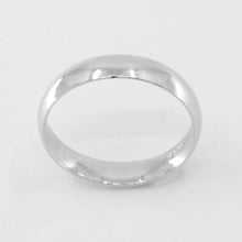 Load image into Gallery viewer, One Pair of Platinum Plain Wedding Band Rings 21.1 Grams
