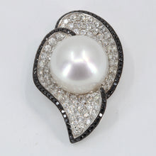 Load image into Gallery viewer, 18K White Gold Diamond South Sea White Pearl Pendant D4.38 CT
