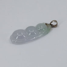 Load image into Gallery viewer, 18K Solid White Gold Bean Pea Jade Pendant 4.0 Grams
