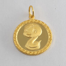 將圖片載入圖庫檢視器 24K Solid Yellow Gold Round Zodiac Snake Hollow Pendant 2.0 Grams
