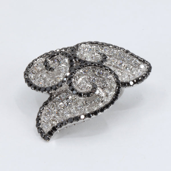 18K White Gold Diamond Flower Pendant D2.65 CT