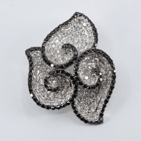 18K White Gold Diamond Flower Pendant D2.65 CT