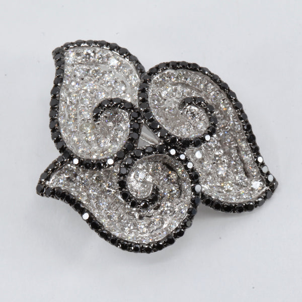 18K White Gold Diamond Flower Pendant D2.65 CT