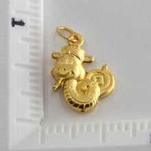 將圖片載入圖庫檢視器 24K Solid Yellow Gold 3D Zodiac Snake Hollow Pendant 0.9 Grams
