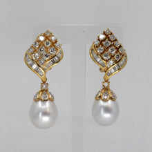 將圖片載入圖庫檢視器 18K Yellow Gold Diamond South Sea White Pearl French Clip Hanging Earrings D2.50 CT
