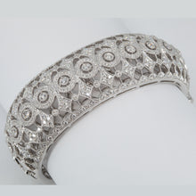 Load image into Gallery viewer, 18K White Gold Diamond Bangle D5.13 CT
