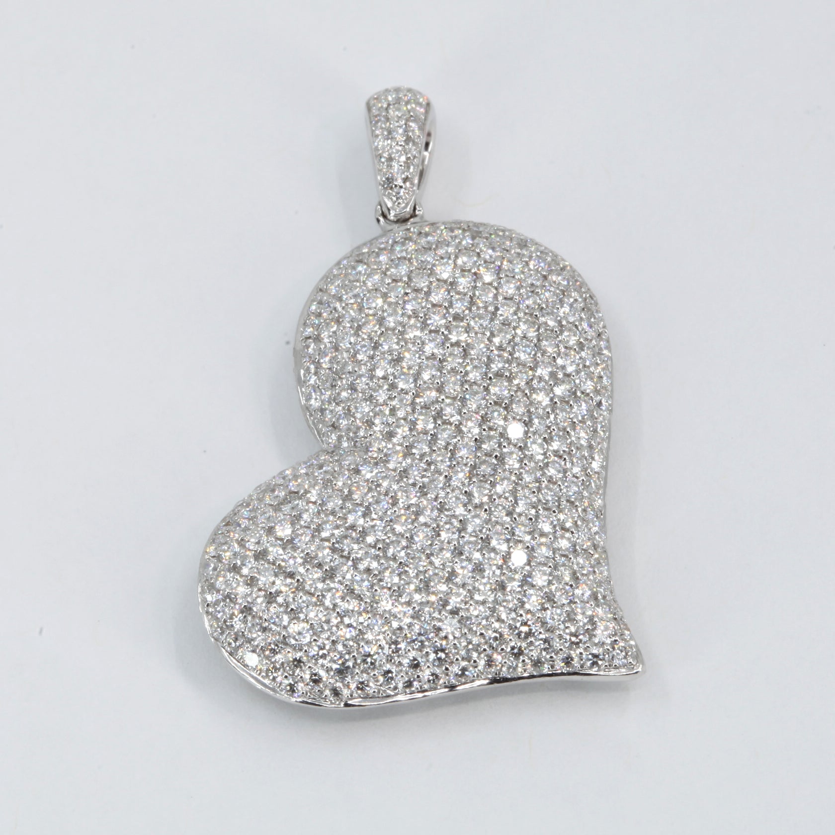 18K White Gold Diamond Heart Pendant D2.66 CT