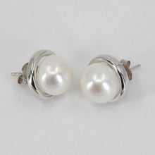 將圖片載入圖庫檢視器 14K White Gold White Culture Pearl Stud Earrings 5.7 Grams
