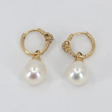 將圖片載入圖庫檢視器 14K Yellow Gold Diamond White Pearl Hanging Earrings D0.23 CT
