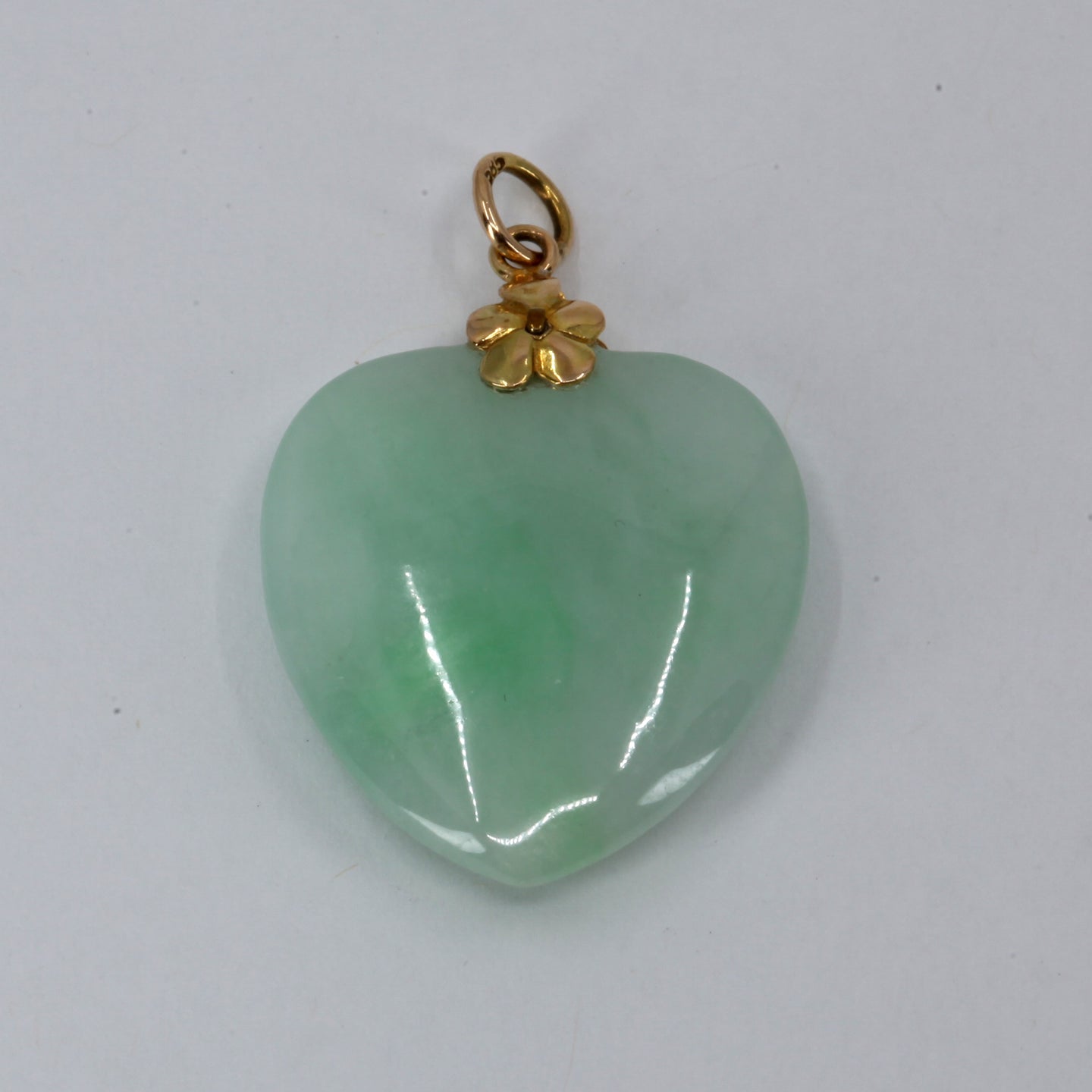 14K Solid Yellow Gold Green Jade Heart Pendant 6.0 Grams